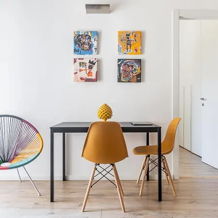 Sun Apartment *