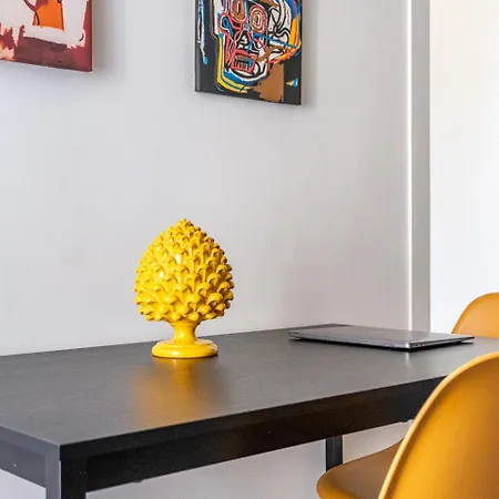 Sun Apartment *